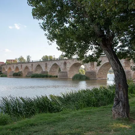 Apartamento En La Ruta Del Romanico De * 사모라